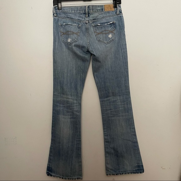 [Abercrombie & Fitch] blue jeans - Picture 2 of 3